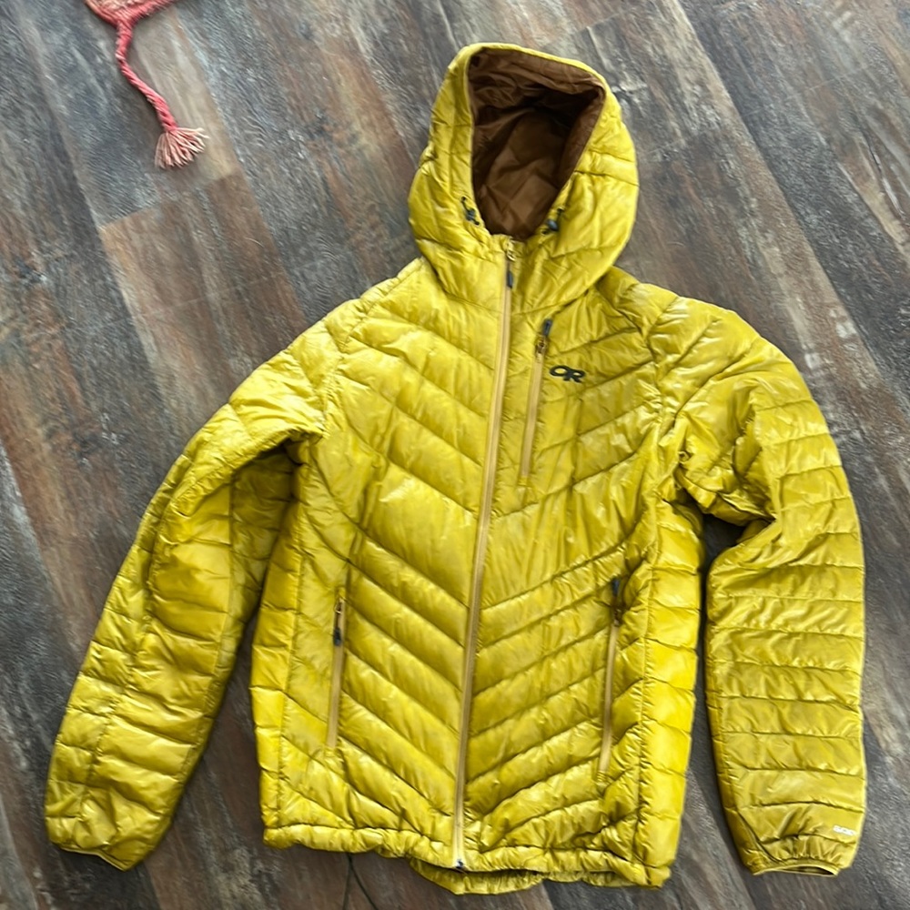 Mens helium down hoody.  Brand now, only worn twice.